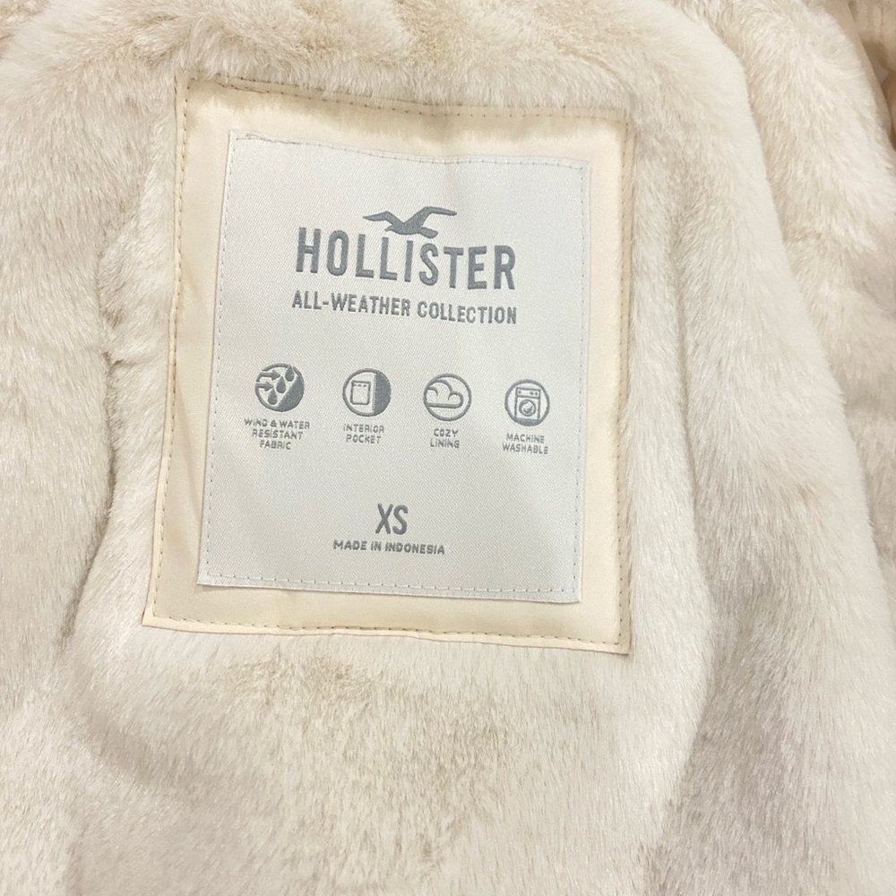 Hollister Cream Fleece-Lined Jacket